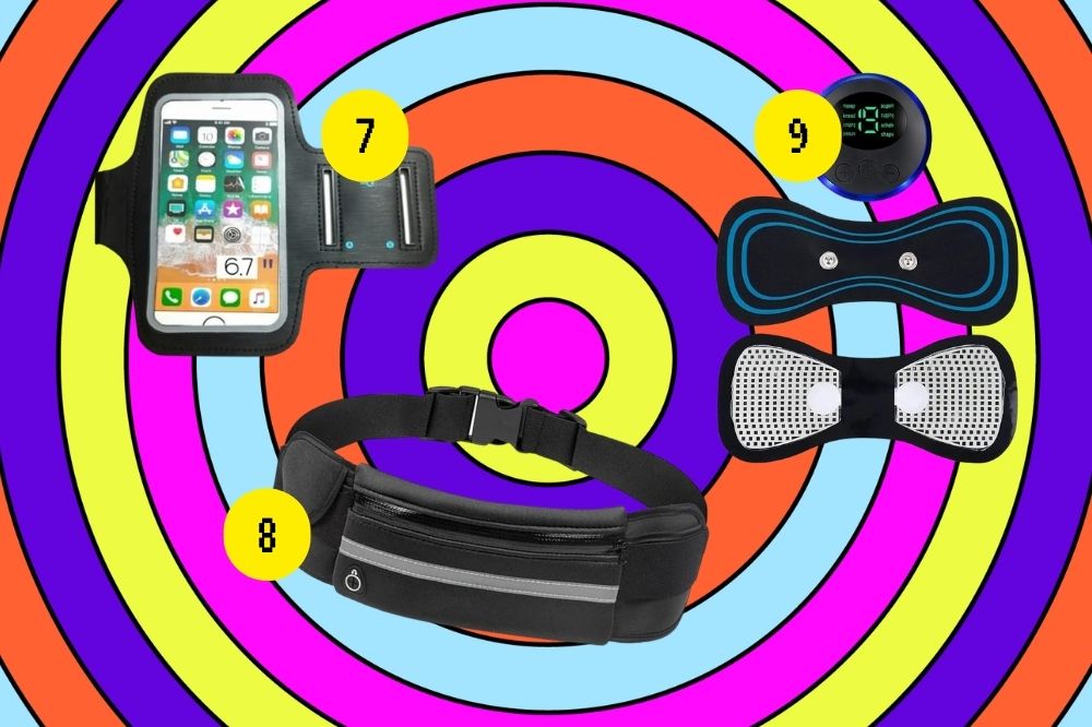 Dicas para começar a correr Em um fundo colorido, há um suporte de braço para celular, uma pochete preta e um massageador de pescoço preto.