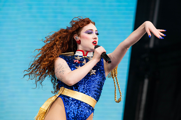 Chappell Roan performando no festival Outside Lands no Golden Gate Park, na California