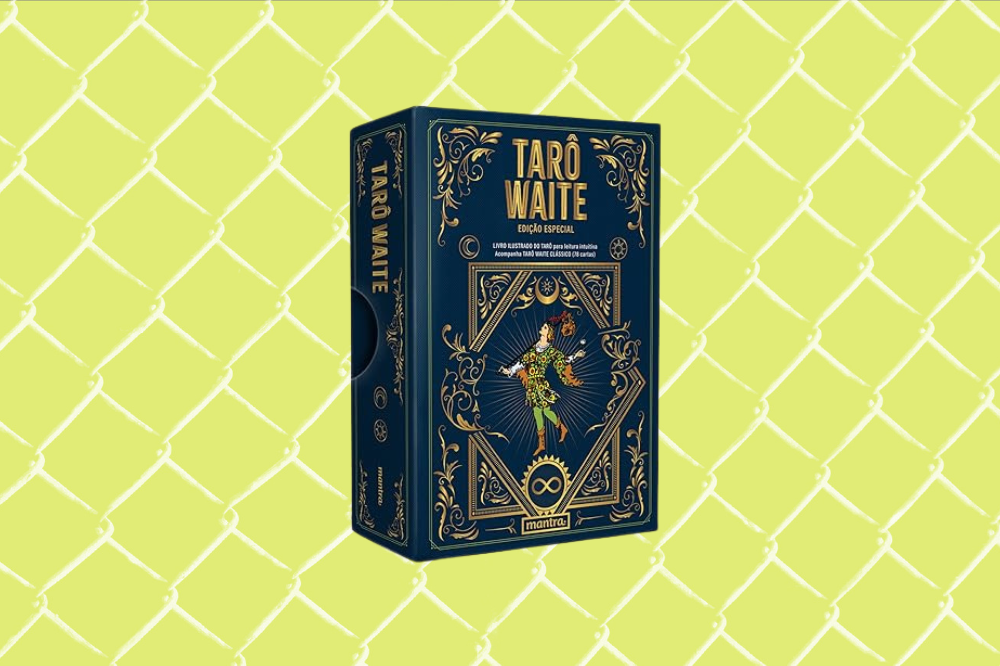 Imagem de um box de livros de tarot azul escuro em um fundo amarelo.