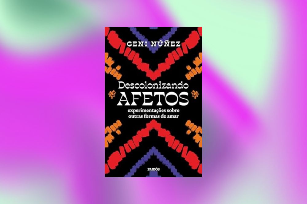 Livros que vão te fazer pensar melhor sobre seu relacionamento(47) Imagem do livro preto com riscos laranja, azul e vermelho, Descolonizando afetos: Experimentações sobre outras formas de amar.