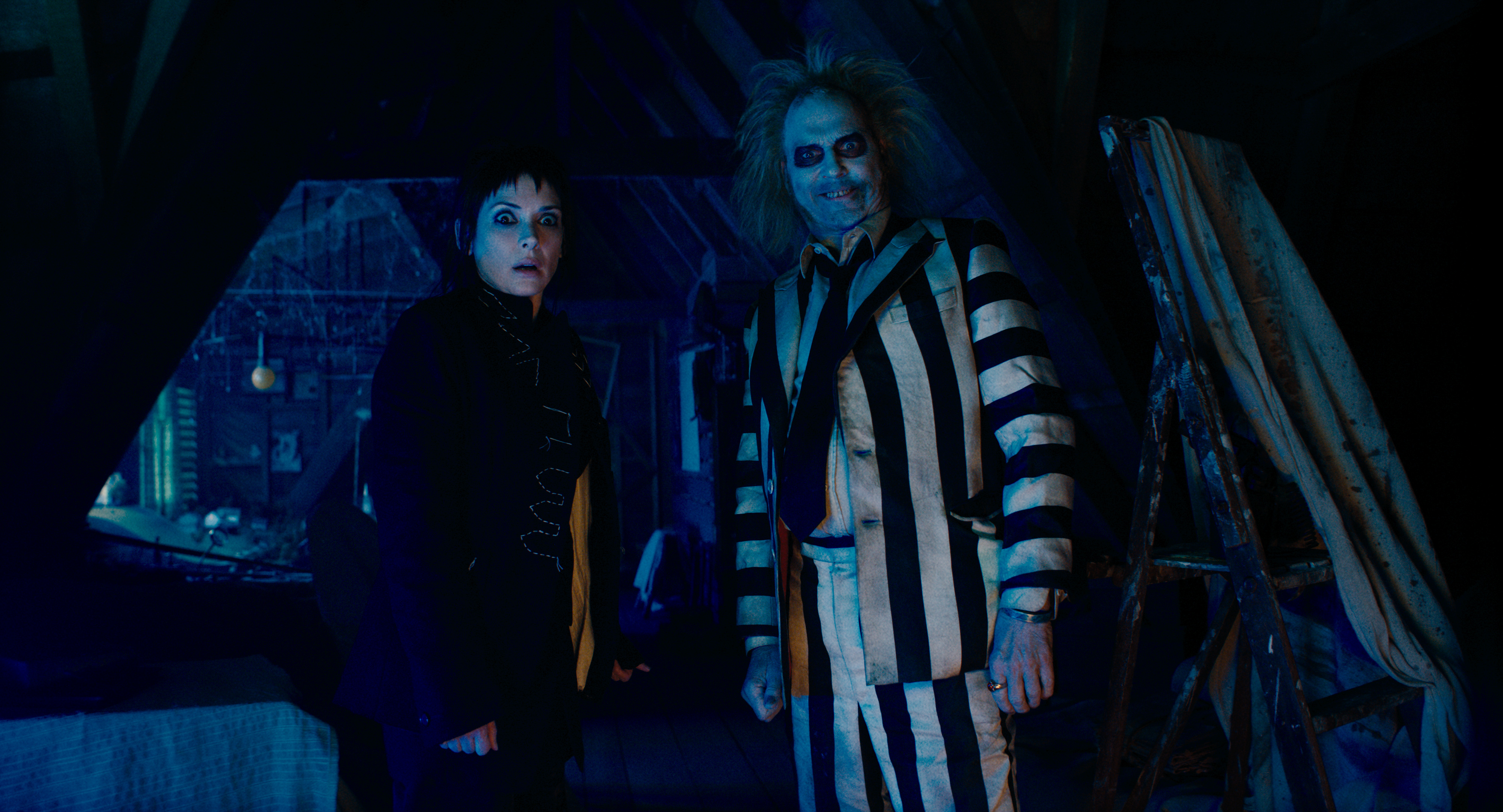 rev-1-BEJU-T2-0033r_High_Res_JPEG_f38777 Cena de Beetlejuice, Beetlejuice com Michael Keaton e Winona Ryder
