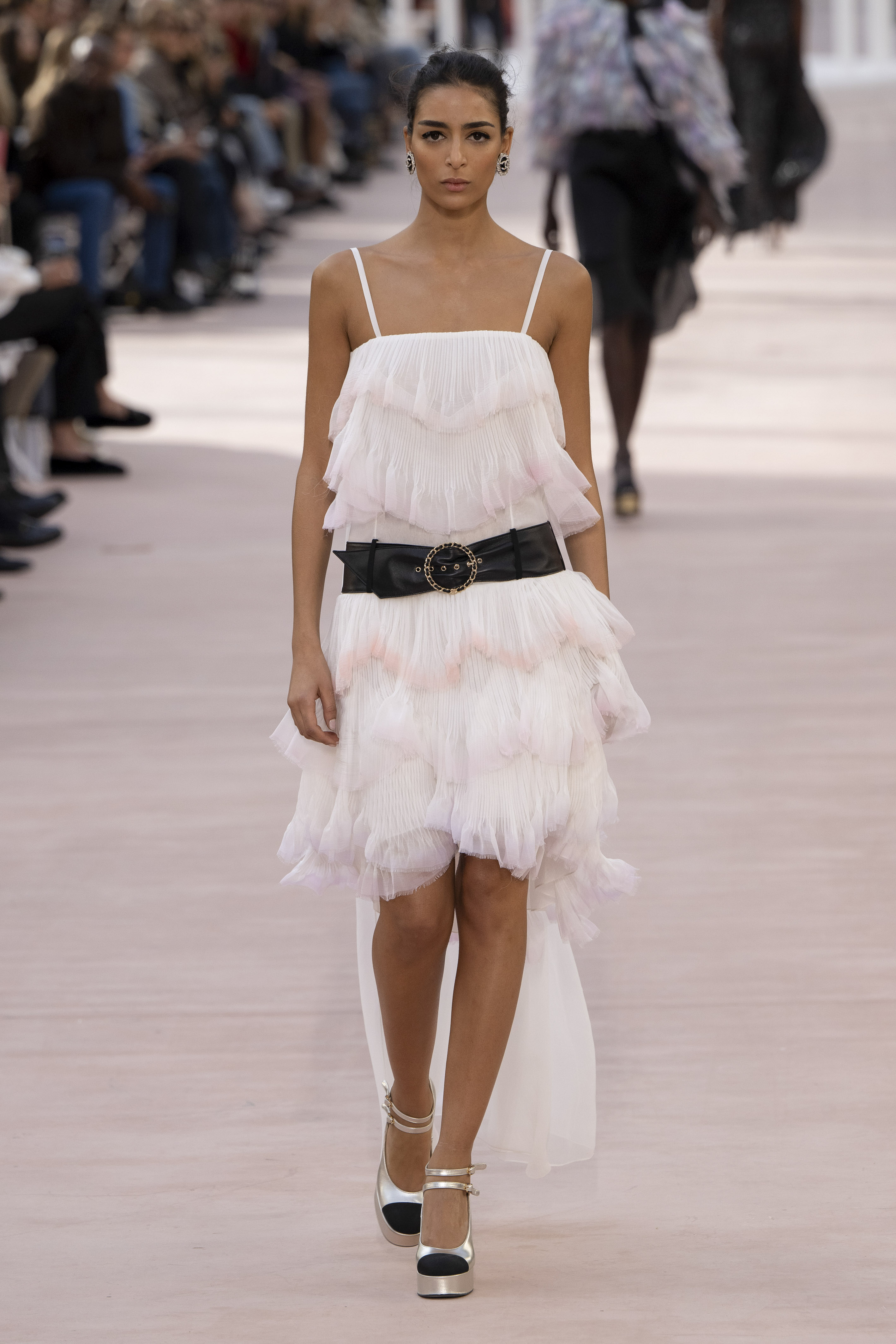 Desfile da coleção de primavera-verão 2025 da Chanel na semana de moda de Paris