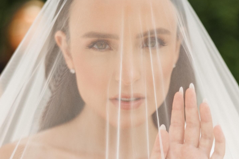 Larissa Manoela em seu casamento com André Luiz Frambach