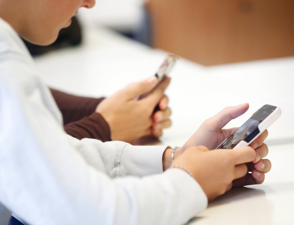 celular nas escolas