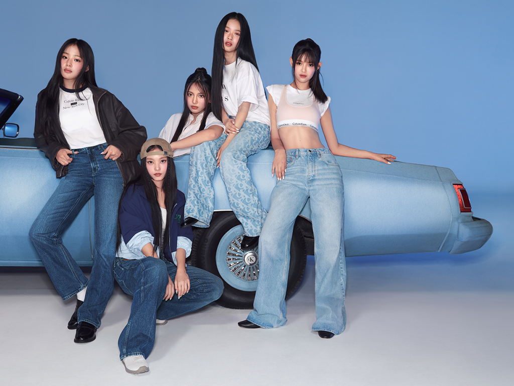 Minji, Hanni, Danielle, Haerin e Hyein, do NewJeans, em nova campanha da Calvin Klein