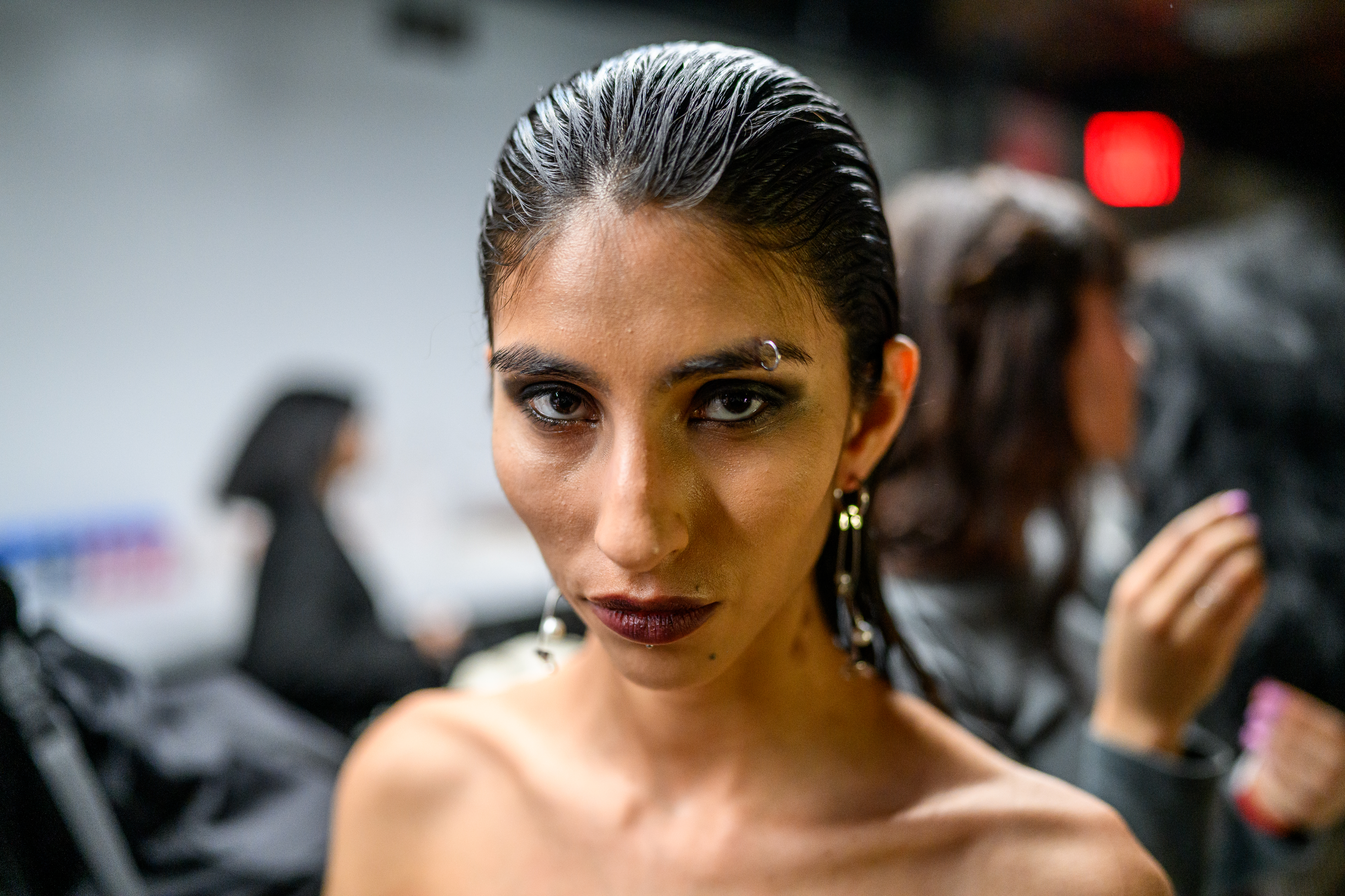 Elena Velez – Front Row & Backstage – February 2025 New York Fashion Week Bastidores do desfile de outono-inverno 2025-2026 da Elena Velez na semana de moda de Nova York