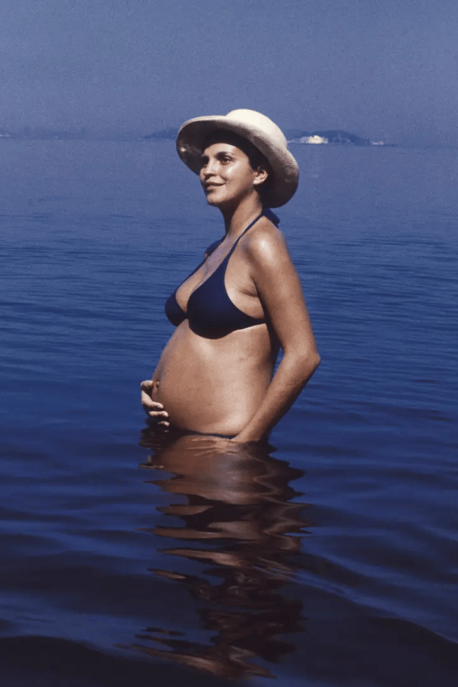 Leila Diniz grávida de biquíni 