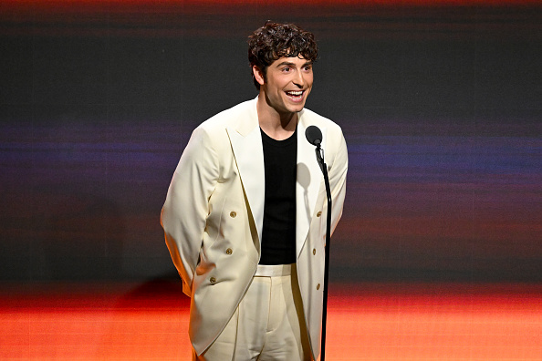 Benito Skinner no 36º GLAAD Media Awards
