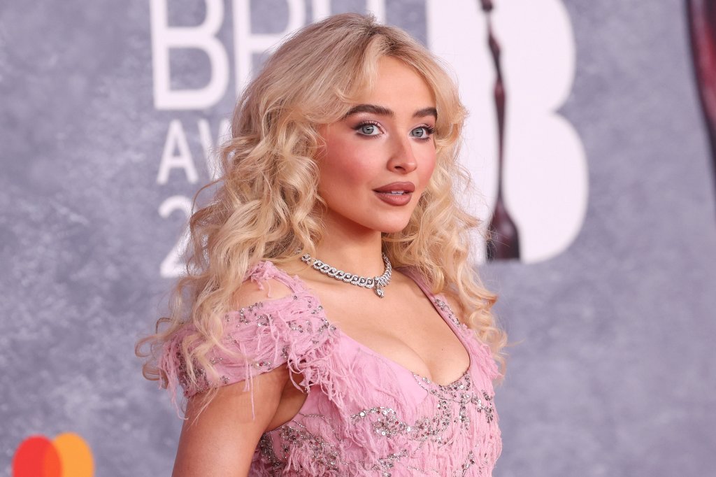 Sabrina Carpenter no BRIT Awards 2025
