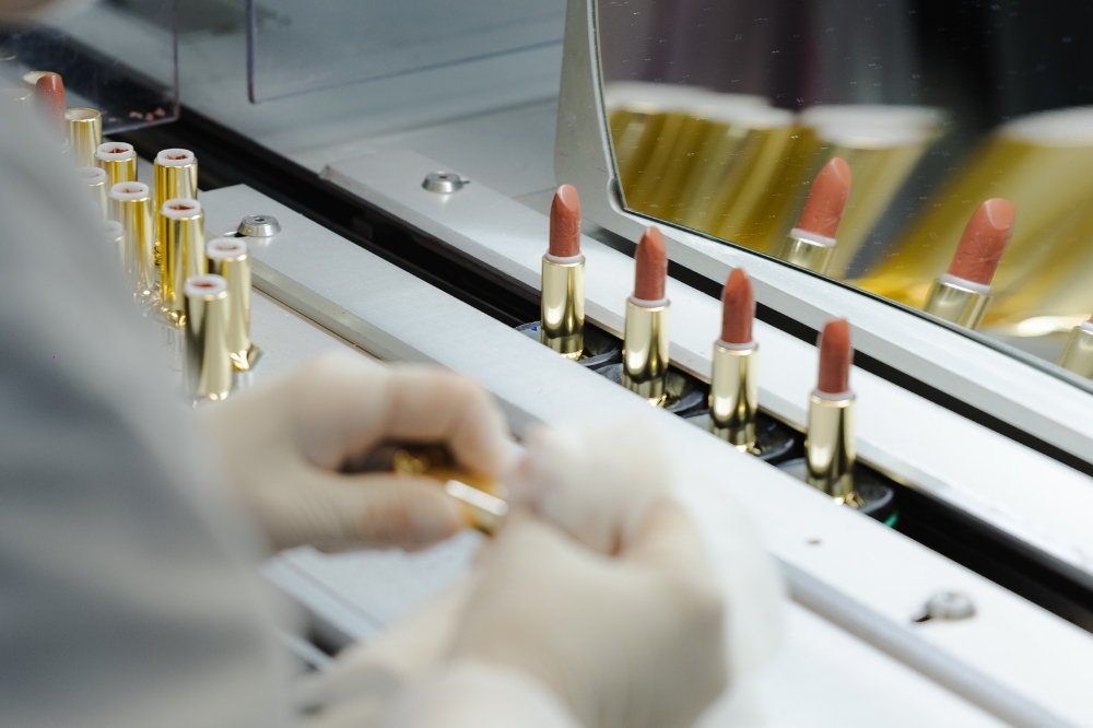 Por trás do desenvolvimento de um batom na fábrica da Natura