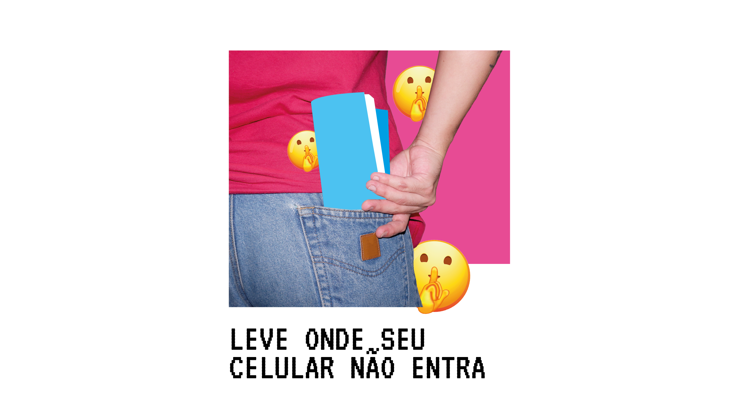Mãos colocando uma revista no bolso de trás de uma calça jeans.