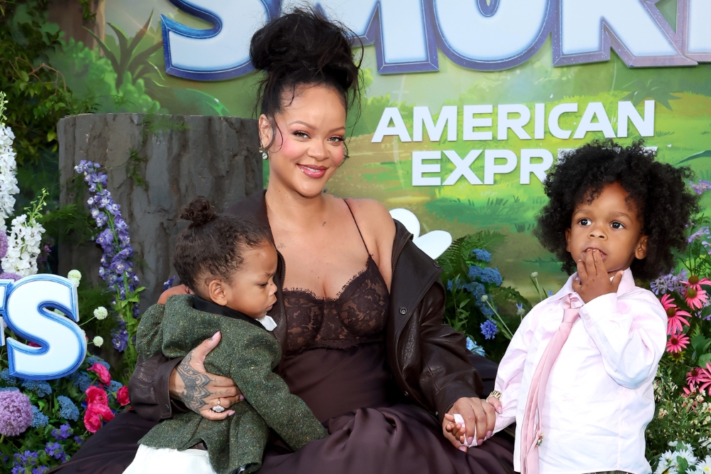 Riot Rose Mayers, Rihanna e RZA Athelston Mayers na première de 'Smurfs' em Los Angeles