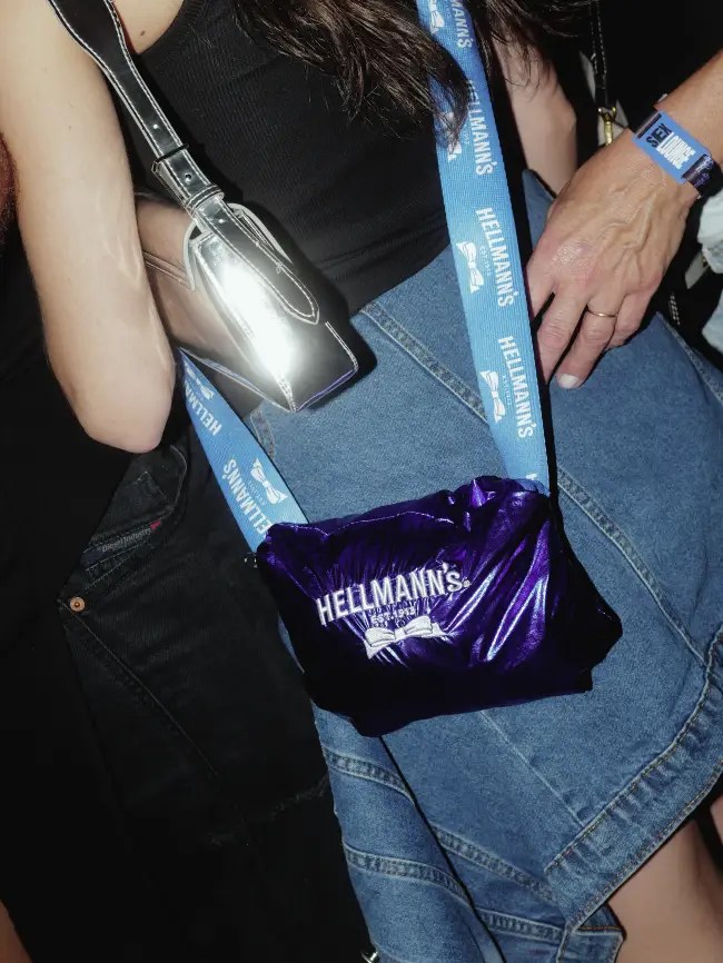 Shoulder Bag da Hellmann's que vira corta-vento