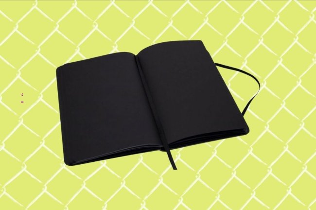 caderno sem pauta preto