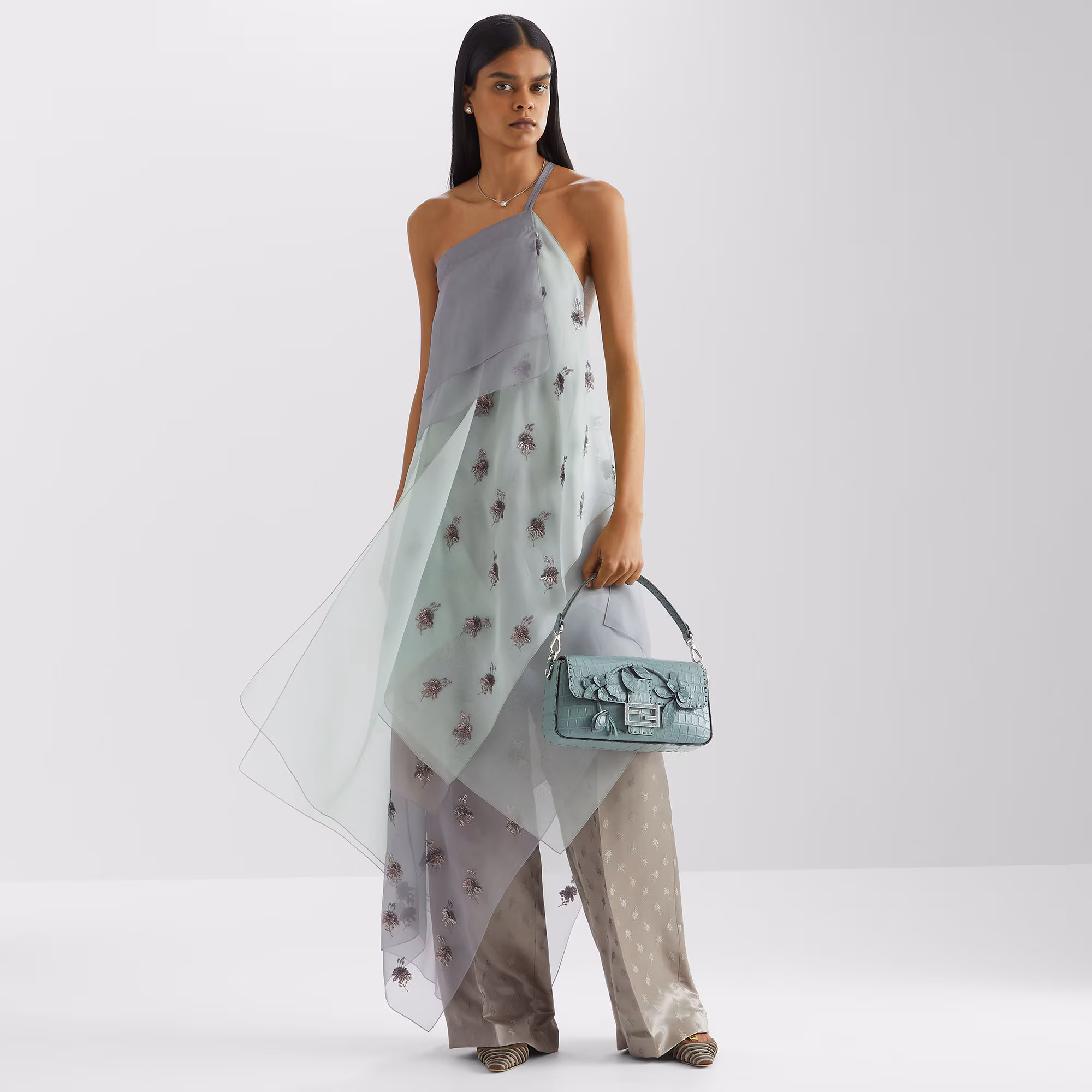 Vestido Fendi assimétrico Fedni de um ombro só.