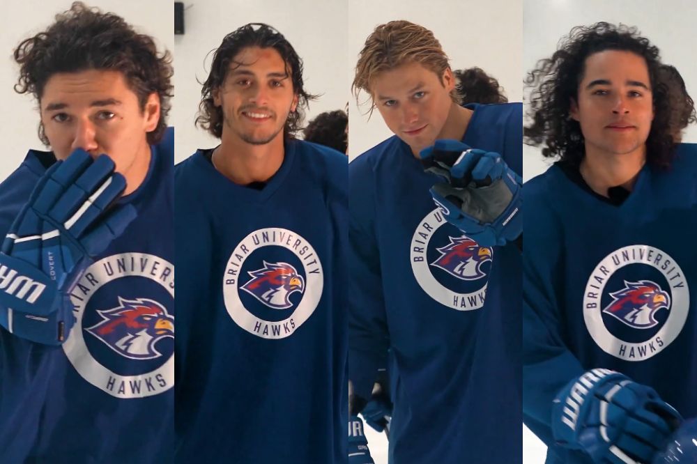 4 imagens dos protagonistas de Off Campus com uniforme azul de hóquei da universidade Briar
