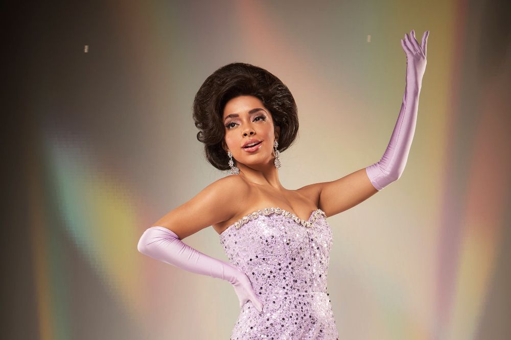 Laura Castro como Deena Jones em Dreamgirls