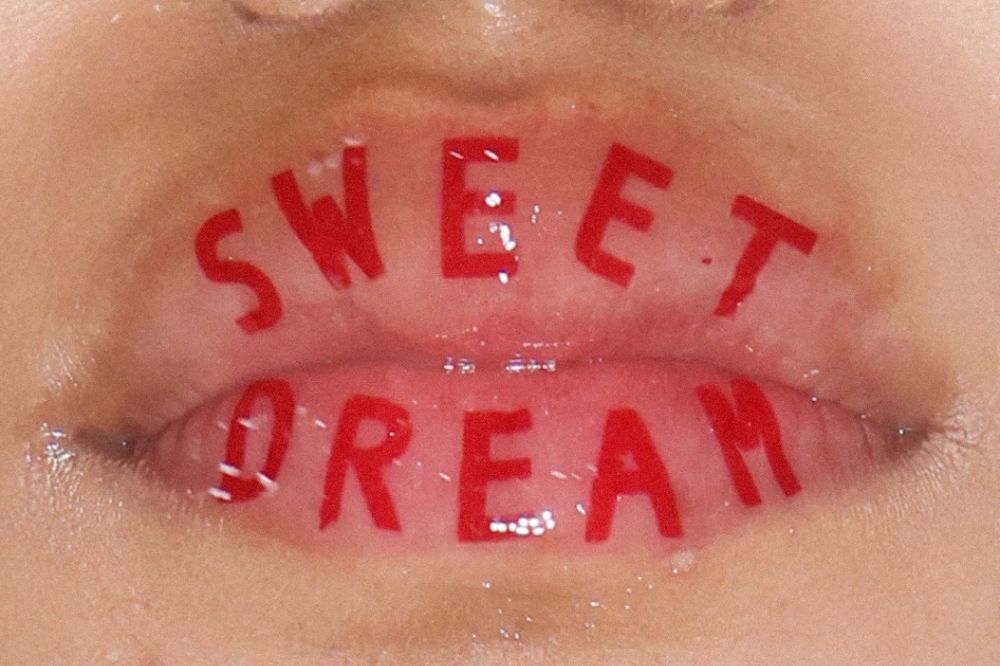 Arte Labial no desfile da marca Simone Rocha primavera-verão 2016