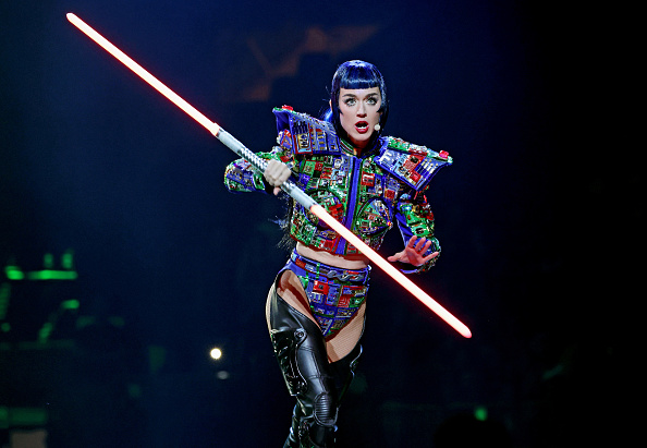 Katy Perry performando na The Lifetimes Tour