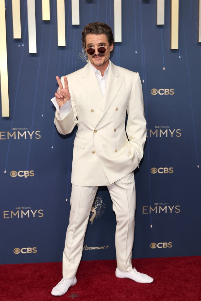 Pedro Pascal comparece à 77ª edição do Primetime Emmy Awards no Peacock Theater em 14 de setembro de 2025 em Los Angeles, Califórnia