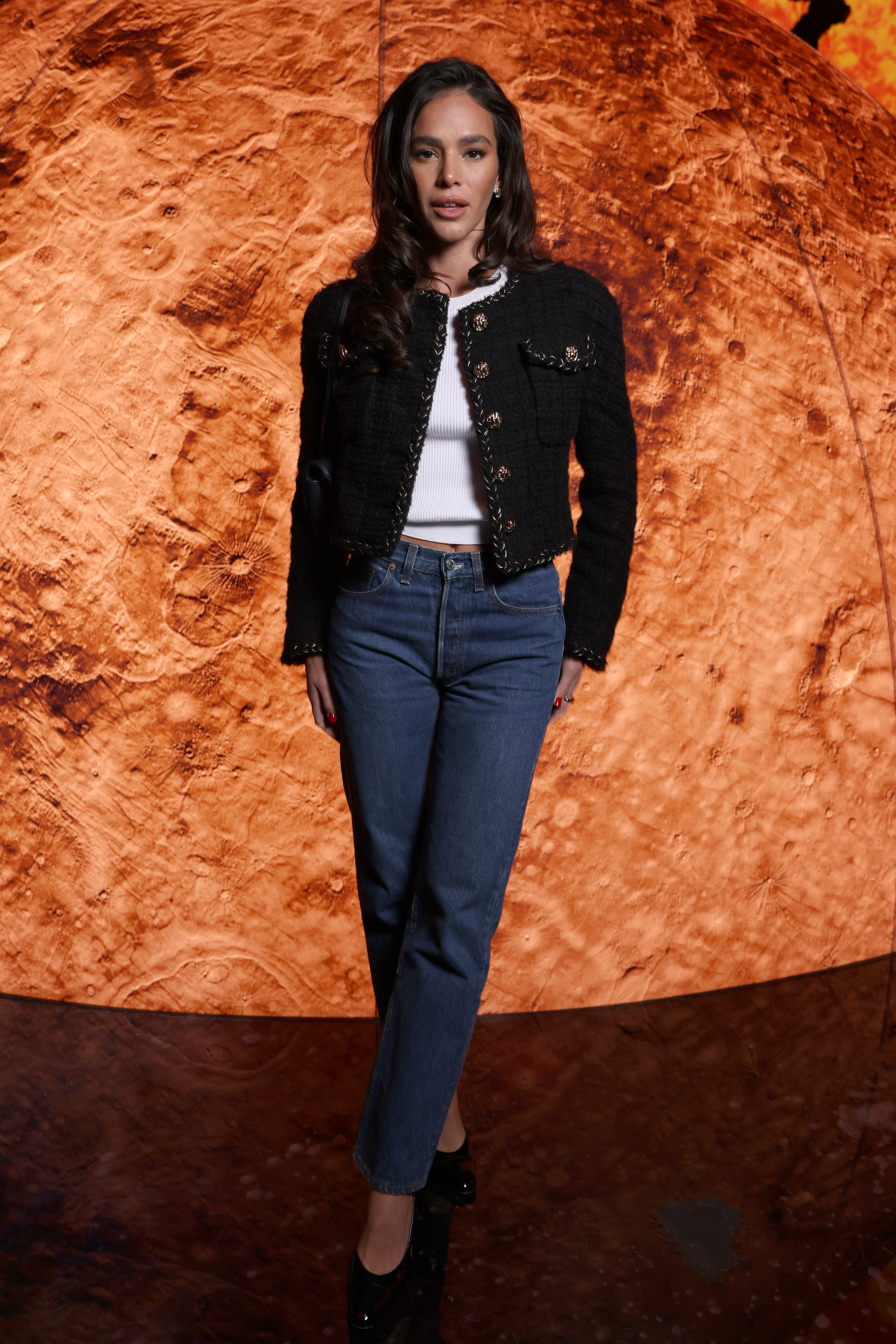 Bruna Marquezine no desfile de primavera-verão 2026 da Chanel na semana de moda de Paris