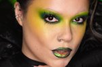 Como fazer uma maquiagem verde de Elphaba para o Halloween
