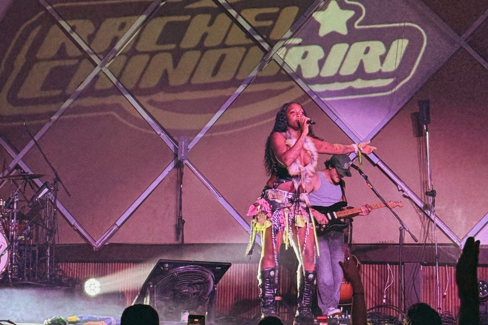 Rachel Chinouriri faz seu primeiro show no Brasil no Cine Joia, em São Paulo