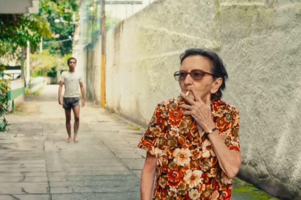 Tânia Maria como Dona Sebastiana em "O Agente Secreto"