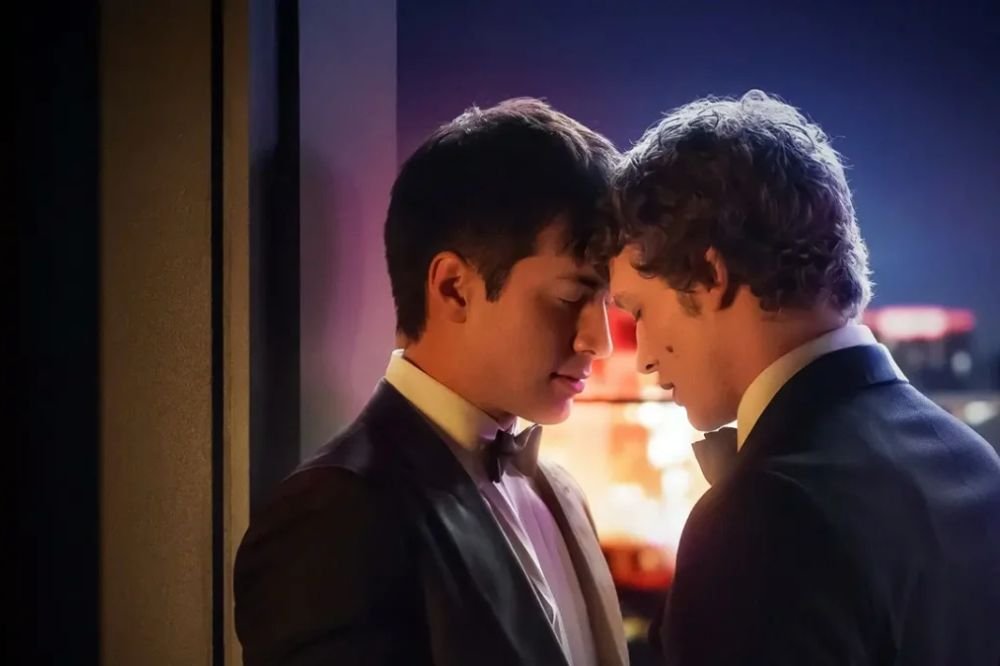 Shane Hollander e Ilya Rozanov em Heated Rivalry