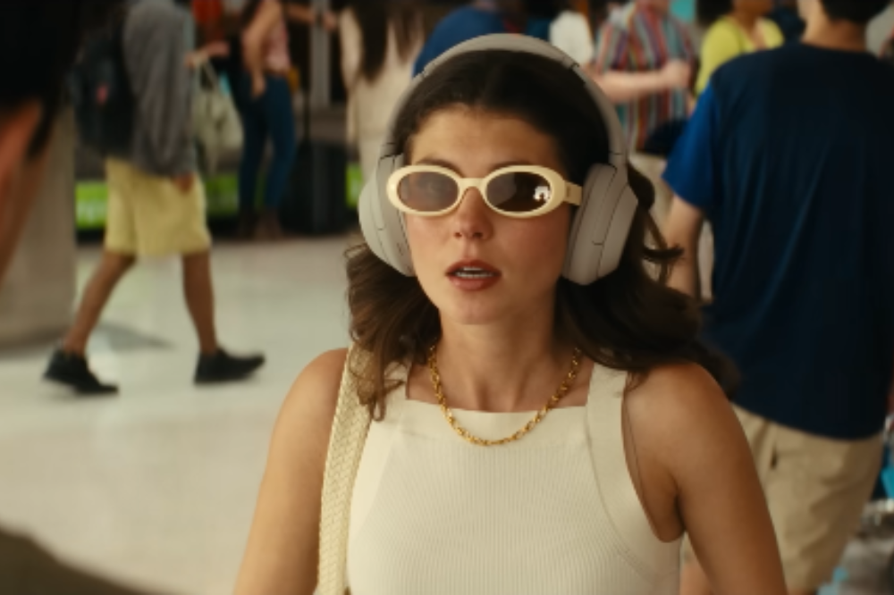 Emily Bader em cena de ‘De Férias com Você”
