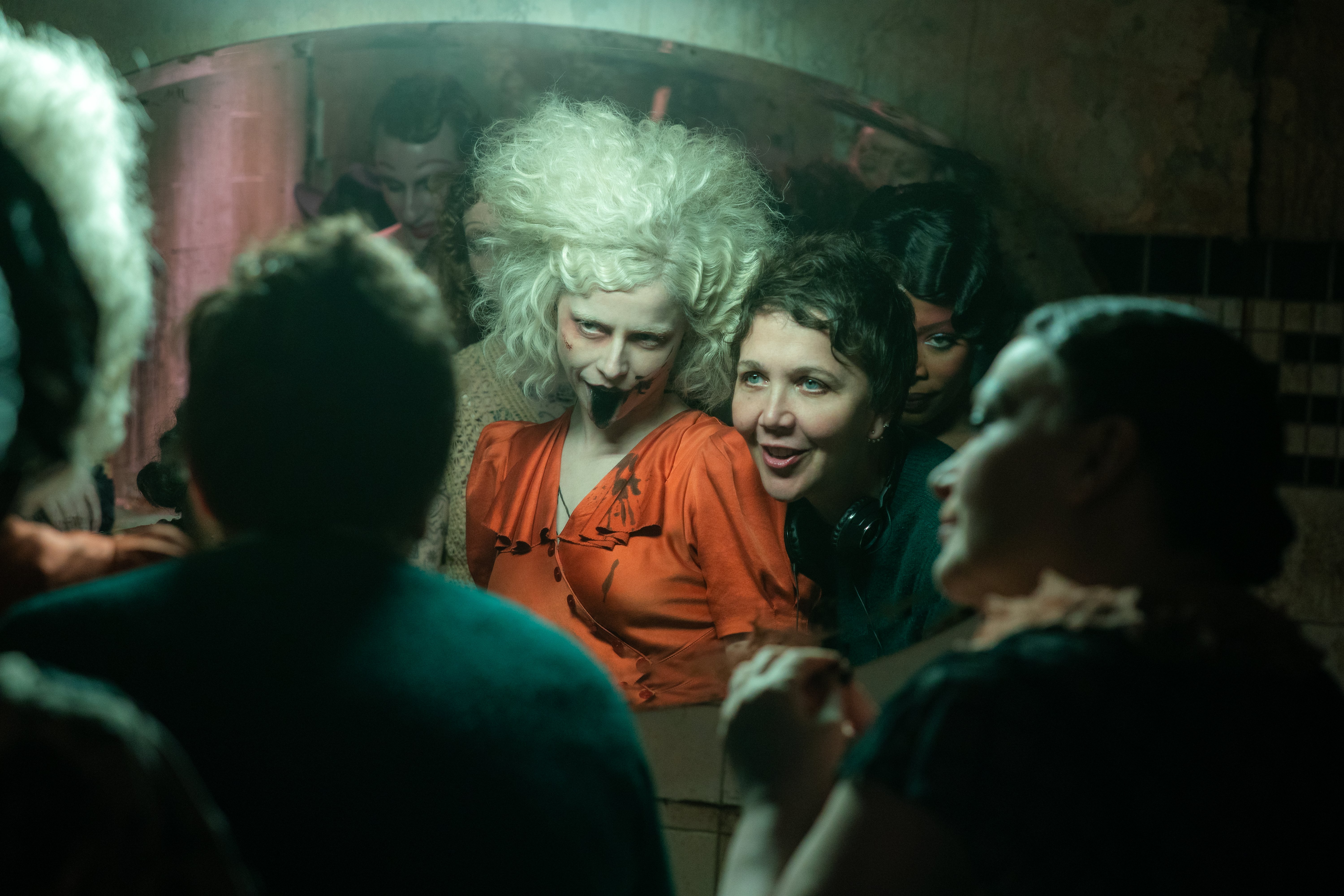 Jessie Buckley e Maggie Gyllenhaal no set de A Noiva!