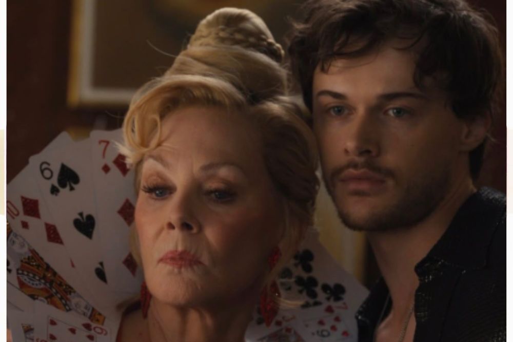 Jean Smart e Christopher Briney em ‘Hacks’