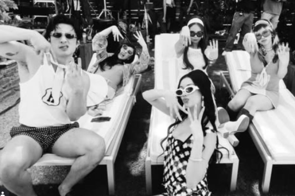 Laufey, Alysa Liu, Megan Skiendiel, Lola Tung e Hudson Williams
