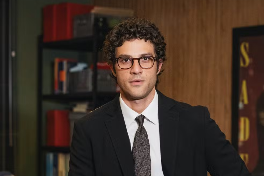 Chay Suede na segunda fase de Quem Ama Cuida