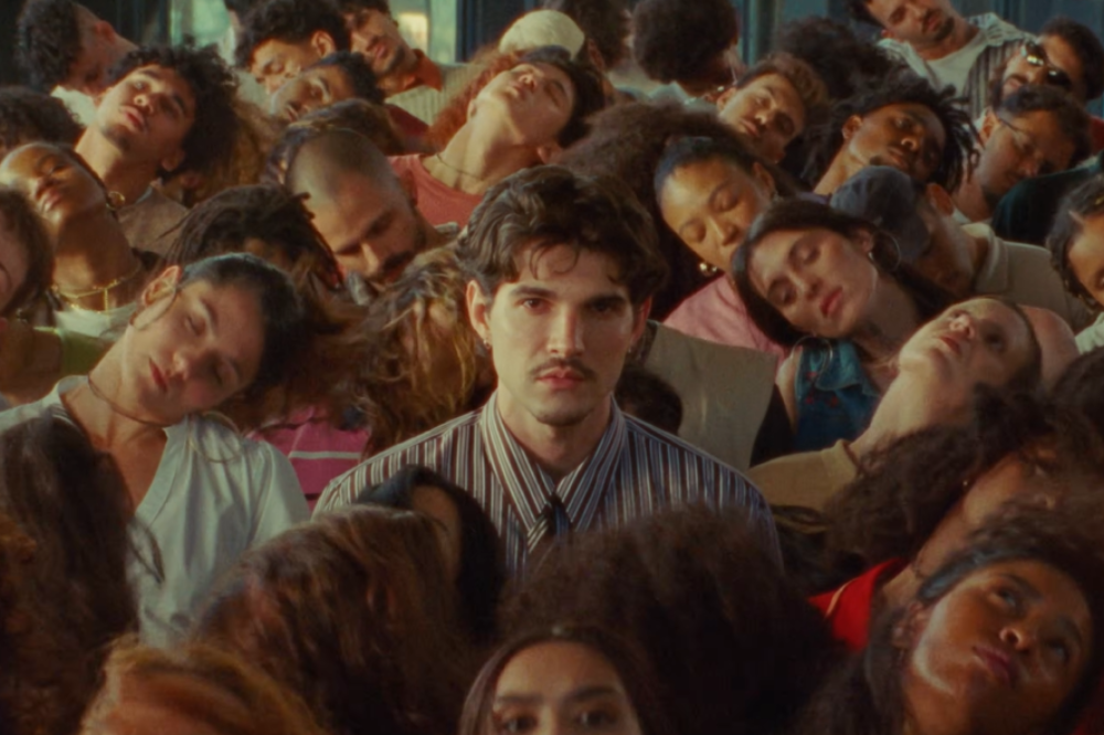 Jão no clipe de ‘Catedral’