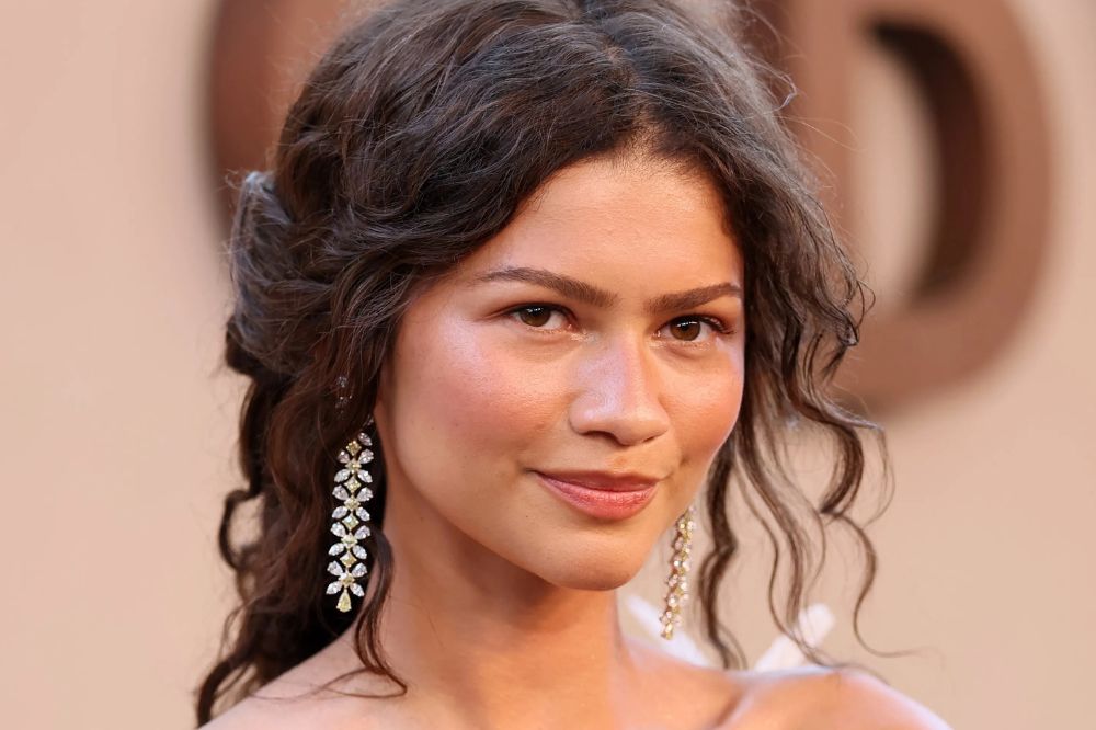 zendaya-maquiagem-minimalista-premiere-odisseia