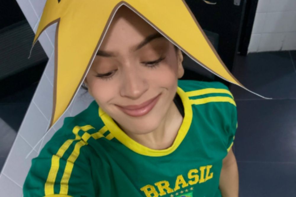 Rosalia com camiseta do Brasil