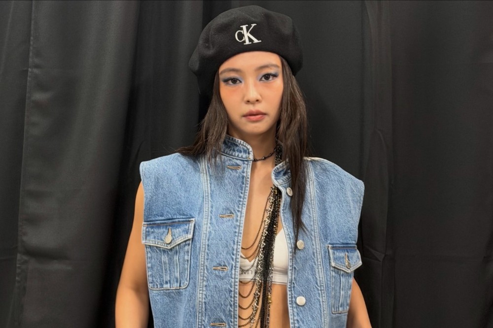 jennie-look-jeans-calvin-klein